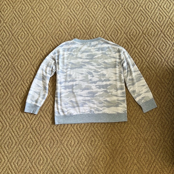 HP! ๐๐ Splendid Blue Camo Print Sweatshirt - Picture 5 of 5